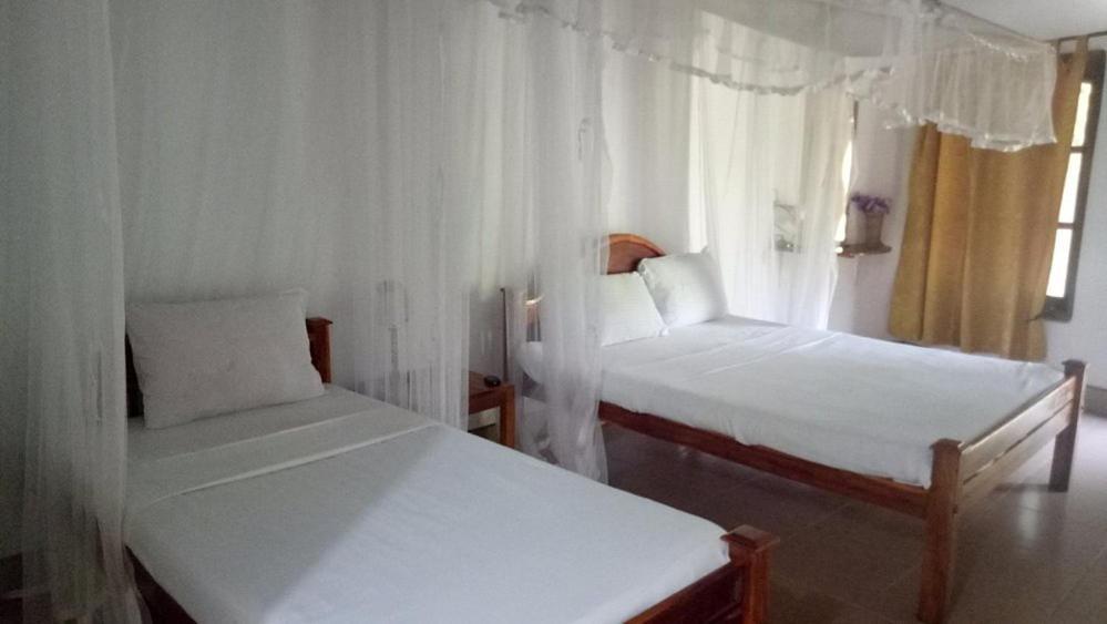 New Roy Guest House Kalkudah  Luaran gambar