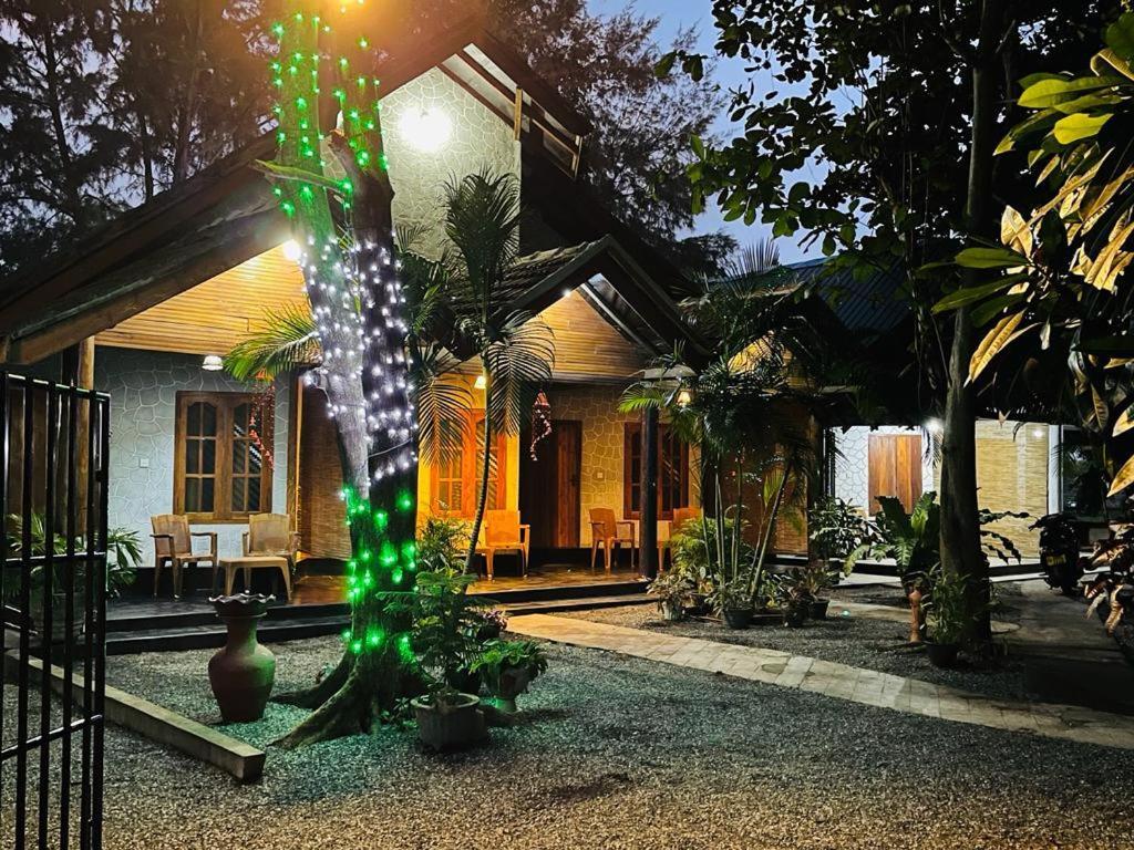 New Roy Guest House Kalkudah  Luaran gambar
