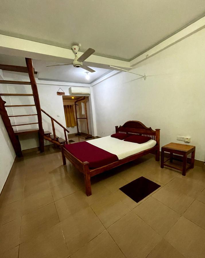 New Roy Guest House Kalkudah  Luaran gambar